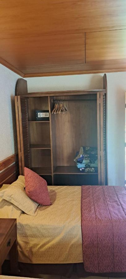 Hotel Puku Vai Hanga Roa Exteriör bild