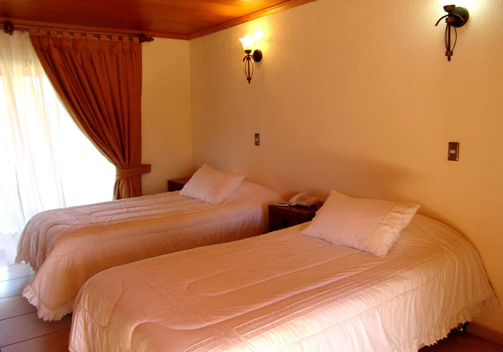 Hotel Puku Vai Hanga Roa Exteriör bild